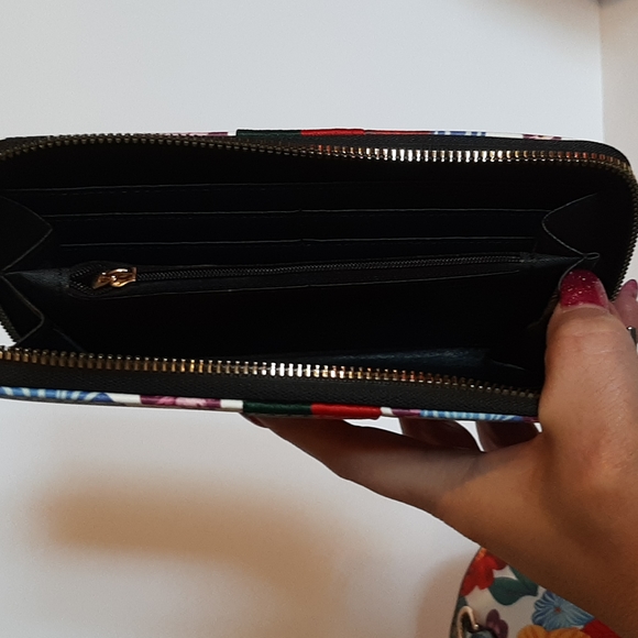 ALBA  Handbag.   SMOKE FREE HOME - Picture 4 of 6